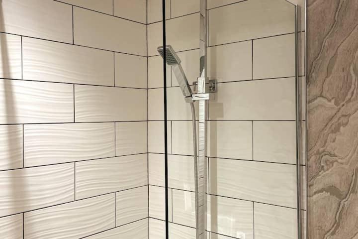 Lovely 3 Bedroom Apartment With Private Garden In Edinburgh City Centre Екстер'єр фото