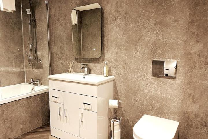 Lovely 3 Bedroom Apartment With Private Garden In Edinburgh City Centre Екстер'єр фото