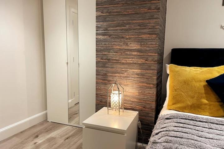 Lovely 3 Bedroom Apartment With Private Garden In Edinburgh City Centre Екстер'єр фото