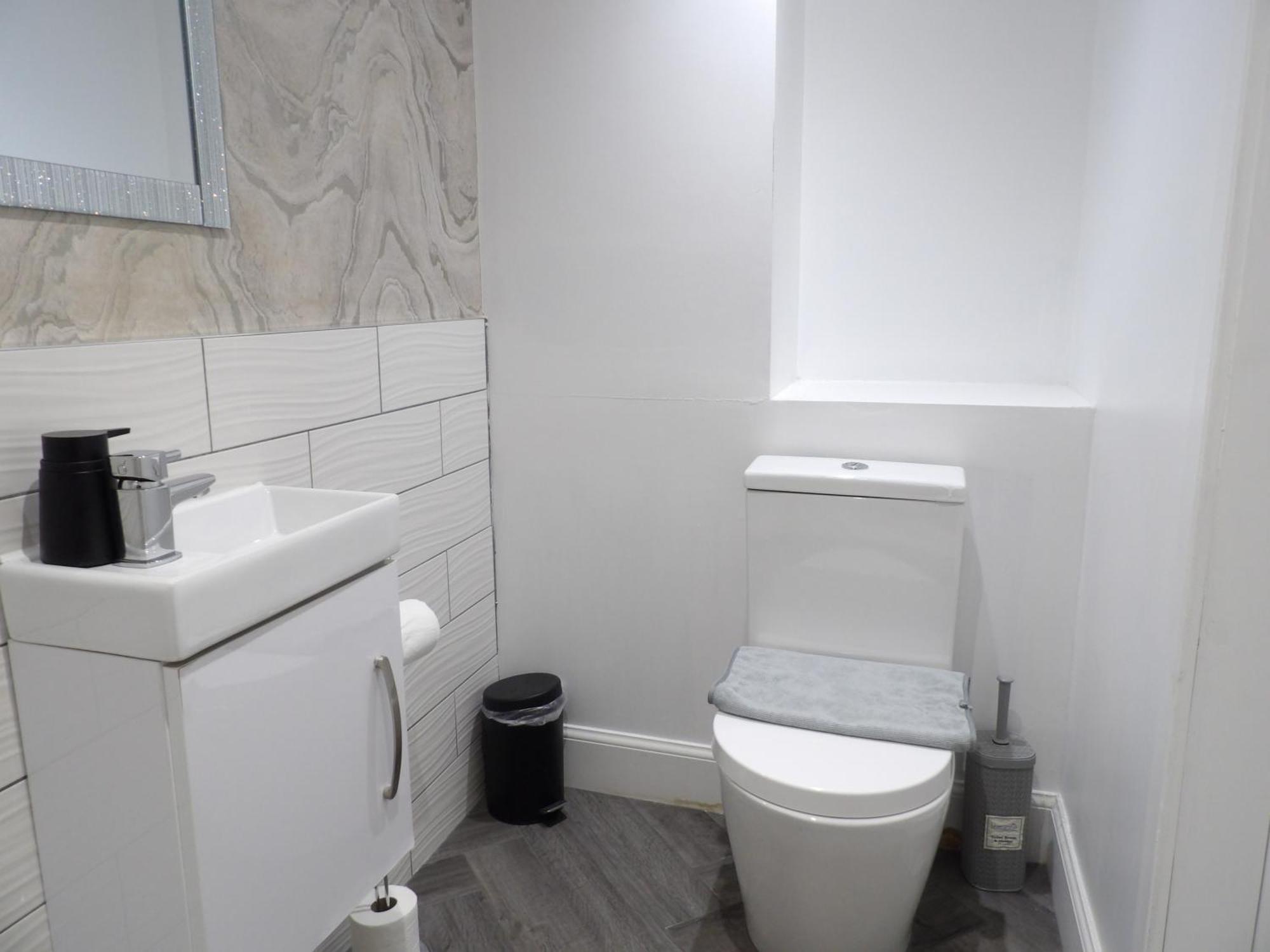 Lovely 3 Bedroom Apartment With Private Garden In Edinburgh City Centre Екстер'єр фото